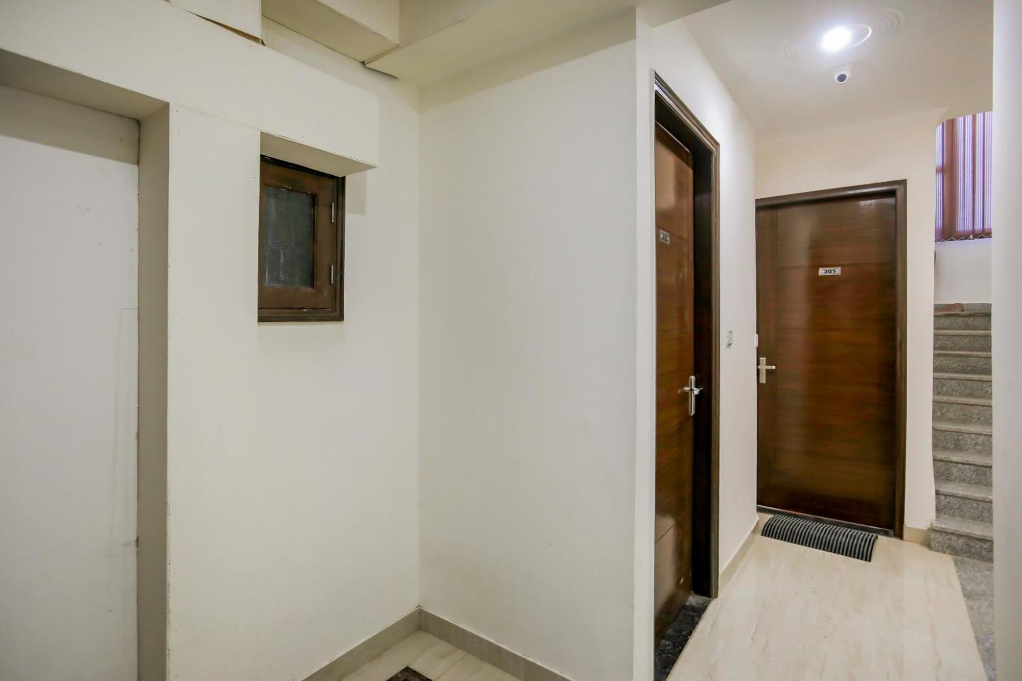 Hotel O Mahipalpur Extension Near Airport Új-Delhi Kültér fotó