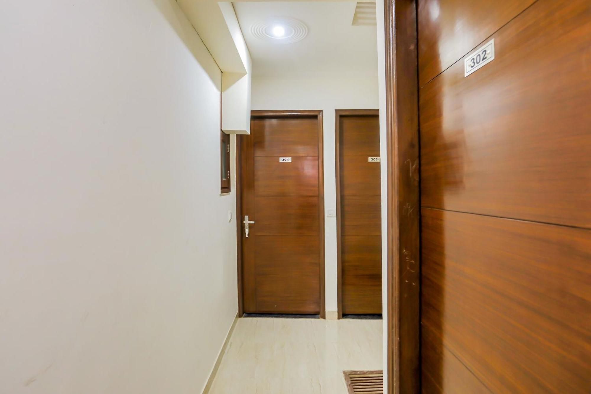 Hotel O Mahipalpur Extension Near Airport Új-Delhi Kültér fotó